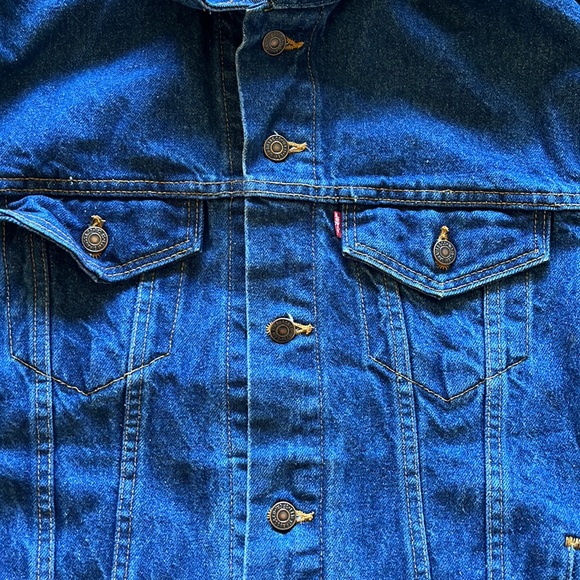 LEVIS Men’s trucker jacket in deep blue. Size 44L. EUC! - Picture 7 of 13